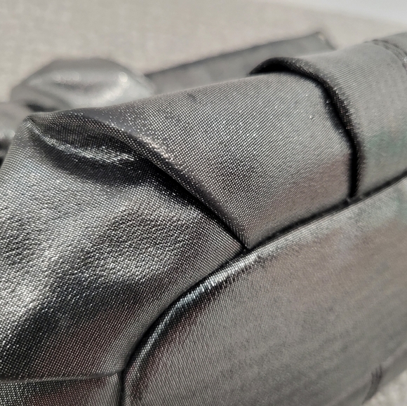 2/$18 Elle Grey Metallic Silver Crossbody Shoulder Bag Bow Detail GUC Small - Picture 14 of 15